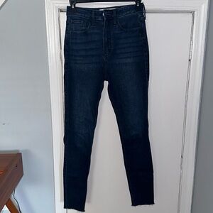 Hollister Curvy Ultra High-Rise Super Skinny Soft Stretch